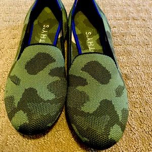 Roth’s camp loafers